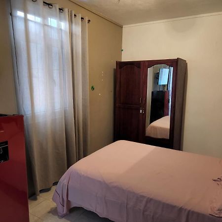 Backpackers Rental Room/Bathroom Only La Gaulette Exterior foto